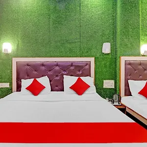 https://oyo-flagship-green-house-282001.agrahotelsindia.net